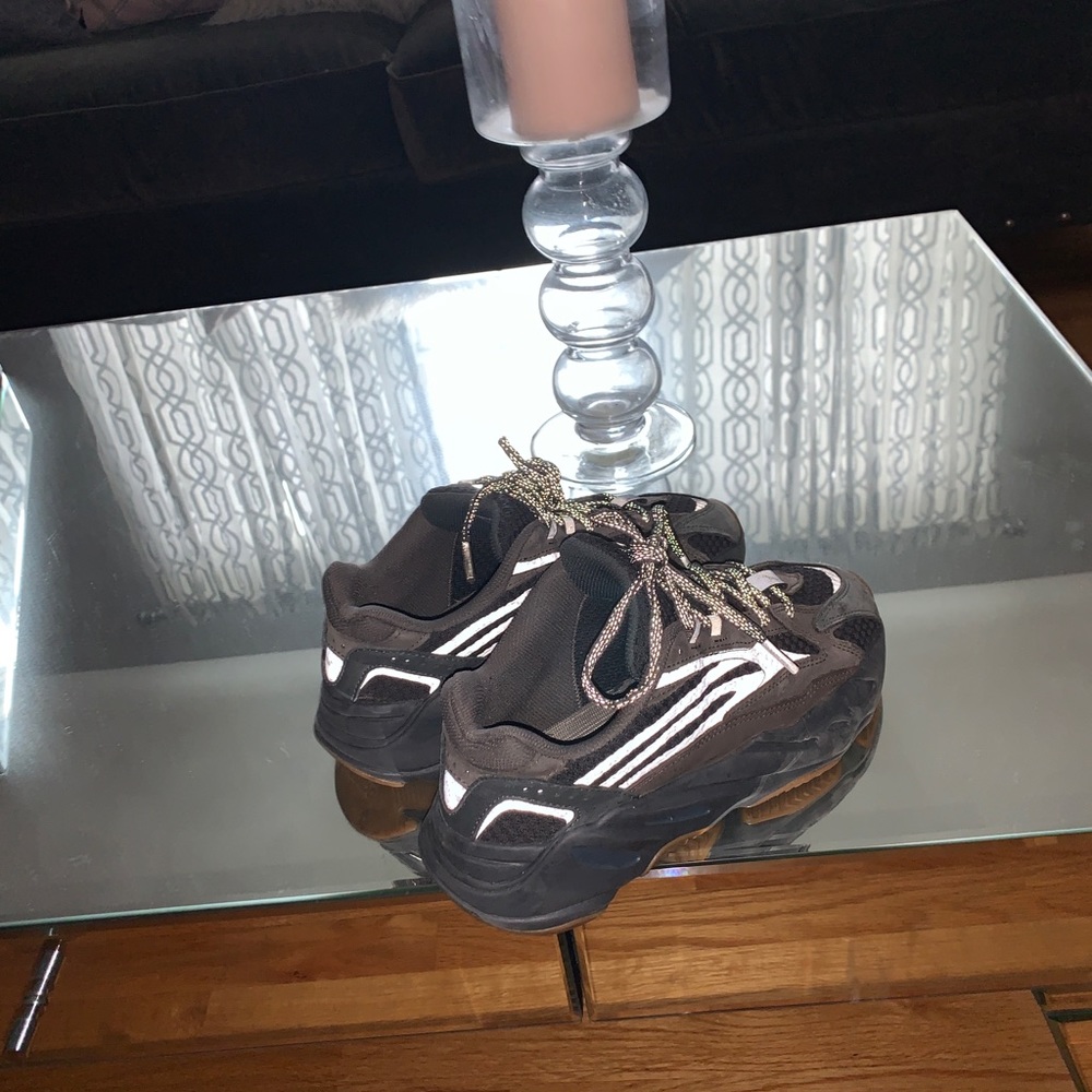 yeezys 700 brand new with box